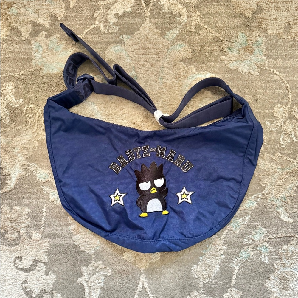 BAGGU Medium Nylon Crescent Bag UO Exclusive - Badtz Maru